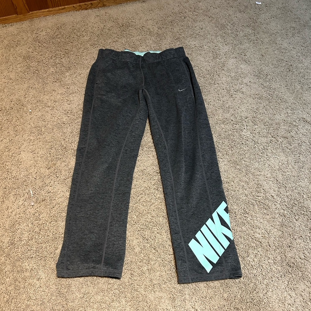 Gray Nike sweatpants size M